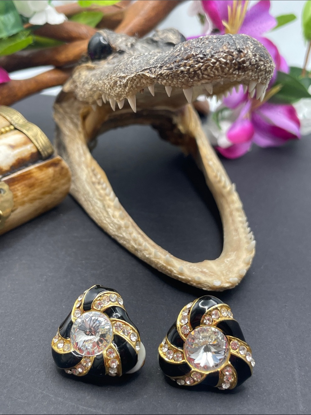 USA clip on earrings vintage